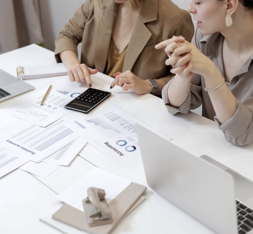 Accounting team of Helvetios discusses bookkeeping updates in Estonia